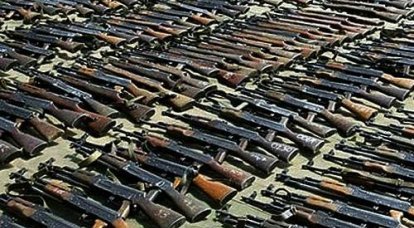 Who is the main importer of small arms from the territory of Ukraine?