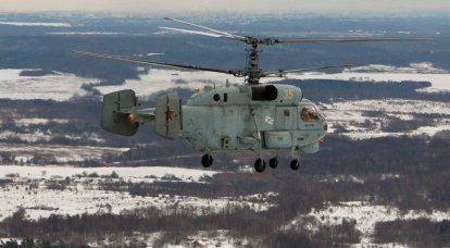 Voli di addestramento di elicotteri da aviazione navale antisommergibile della flotta del Baltico