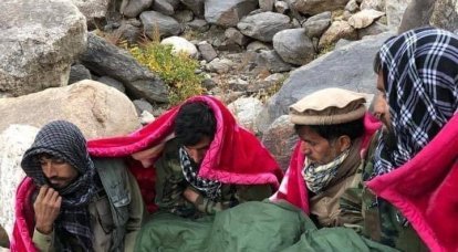 ठंड से बचने की कोशिश: अफगानिस्तान में मसूद के मिलिशिया के फुटेज दिखाए गए हैं
