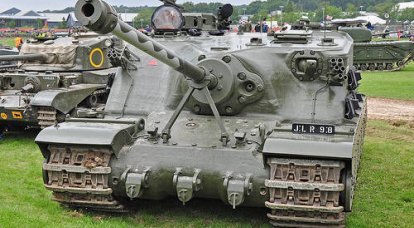 Experienced heavy tank A39 TORTOISE (UK)