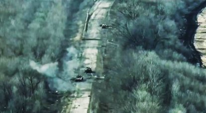 واحدهای آتش توپخانه روسیه هنگام تلاش برای تخلیه نیروهای مسلح اوکراین در منطقه آرتیوموفسک، خودروهای زرهی و پیاده نظام دشمن را منهدم کردند.