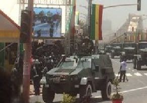 Na parada militar no Senegal, viu a versão polonesa de "Dozor-B"