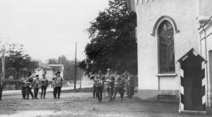 Überprüfung von Militärfahrzeugen, Probelaufteilnehmer. Peterhof. 12 Juni 1912