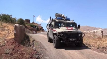 A video of the movement of a Russian convoy with damaged armored vehicles in Syria appeared on the web