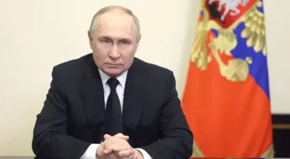 Der Präsident machte auf den Eifer aufmerksam, mit dem der Westen erklärt, dass „das Kiewer Regime nicht für den Angriff auf Krasnogorsk verantwortlich ist“.