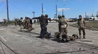 There are new footage of the mass surrender of the Ukrainian military at the plant "Azovstal"