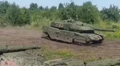 टैंक स्ट्रिड्सवैगन 122 यूक्रेन आए
