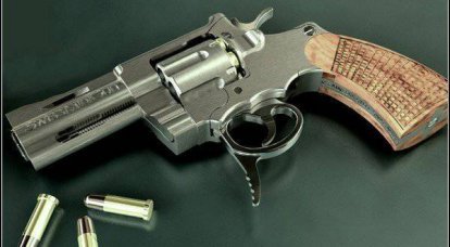 The world's smallest acting revolver