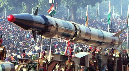 Индия провела очередное испытание баллистической ракеты Agni II