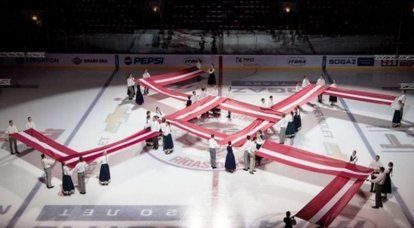 Провокационный «Символ Солнца» на рижском льду, или Наци-представление перед хоккеем