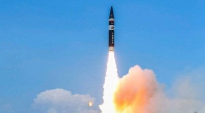 Indien testet eine ballistische Mittelstreckenrakete, die einen Atomsprengkopf tragen kann