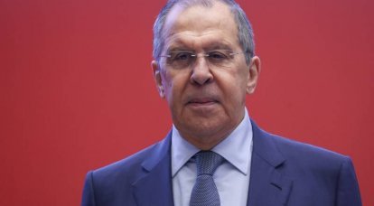 Lavrov: Rússia suspende cooperação com a OTAN em resposta à expulsão de diplomatas russos