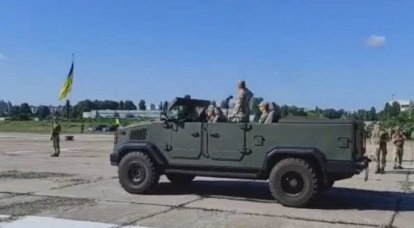Carro cossaco Cabriolet, sistema de mísseis de defesa aérea Buk, S-300: o nome do equipamento usado no desfile militar em Kiev
