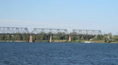 Distruzione di ponti sul Dnepr: il potenziale delle bombe aeree russe della serie KAB