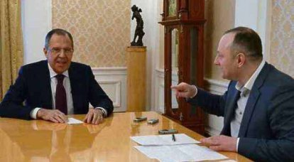 Lavrov : 미국의 일부는 러시아가 두 전선에서 싸우도록 강요하고 싶습니다.