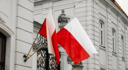 폴란드와 트럼프는 러시아와 독일로부터 배상금을받는 것을 도왔습니다.