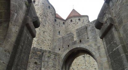 Carcassonne. Fortaleza viviendo a través del tiempo.