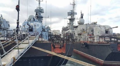 Киев не намерен возвращать оставшиеся в Крыму корабли и военную технику