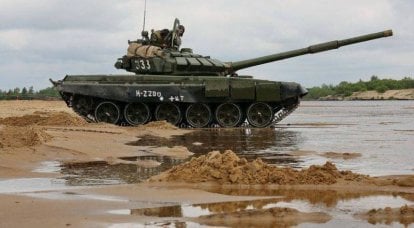 Экипажи Т-72 учатся водить танки под водой