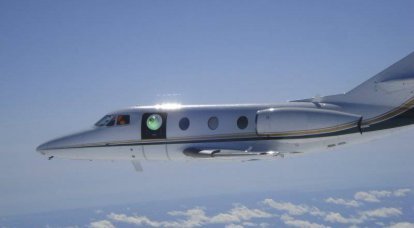 Negli Stati Uniti stanno sviluppando laser che possono proteggere l'aereo dall'emisfero posteriore
