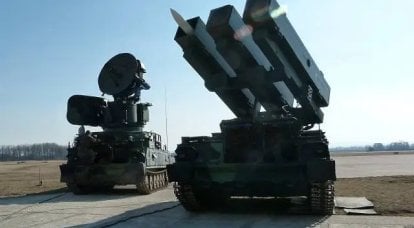 Missiles guidés air-air AIM-7 Sparrow dans les systèmes de défense aérienne ukrainiens Frankenstein