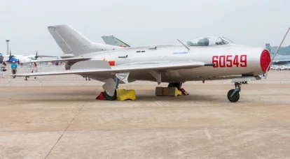 Sotilaalliset droonit, jotka perustuvat käytöstä poistettuihin lentokoneisiin