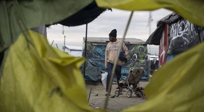 Selva França Como as ruas de Paris se transformaram em um acampamento de "refugiados"