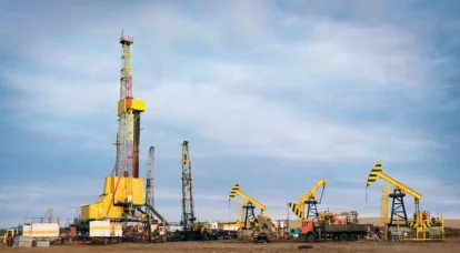 Čínský tisk: Zavedení cenového stropu na ruskou ropu prospívá pouze Spojeným státům