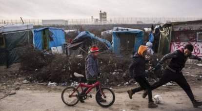 Олланд в Кале пообещал снести лагерь беженцев