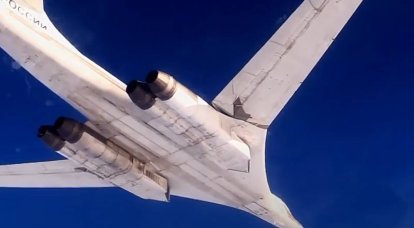 Strategische Bomber Tu-160 der russischen Luft- und Raumfahrtstreitkräfte absolvierten einen langen Flug in den arktischen Breiten