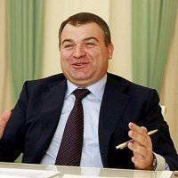 Экс-министра Сердюкова обнаружили на должности советника Чубайса в «Роснано»