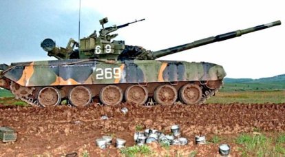 T-80U "réservoirs" vus lors d'exercices en Corée du Sud