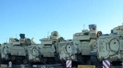 Un lot mare de vehicule de luptă ale infanteriei americane Bradley, gata să fie trimise în Ucraina, a fost văzut în Rzeszow, Polonia.