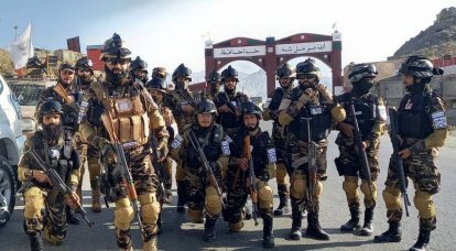 Le forze speciali "Badr 313" del nuovo esercito afghano stanno gradualmente abbandonando gli M4 e M16 americani catturati a favore dei fucili d'assalto Kalashnikov