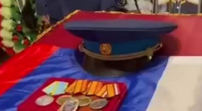 איש צוות של מסוק של הכוחות המזוינים הרוסים שנחטף לאוקראינה נקבר בברנאול.