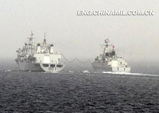 В Аденском заливе китайские корабли отбили атаку пиратов на конвой из 21 судна
