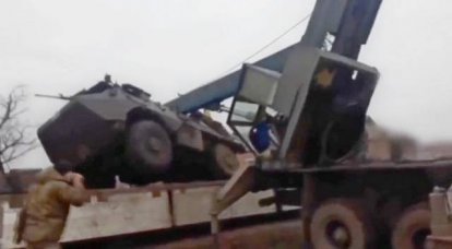 در حین بارگیری، جرثقیل بر روی یک نفربر زرهی اوکراینی ساخت فرانسه VAB سقوط کرد