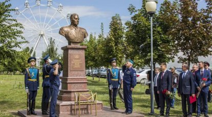 Памятник Маргелову открыли на родине ВДВ