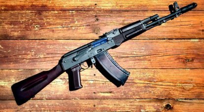 "무식한"칼라 쉬니 코프 (Kalashnikov)는 완벽한 기계를 만들 수 있었기 때문에