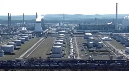 Alman hükümeti, Kazakistan ile petrol arzı konusunda "hassas müzakereler" yürüttüğünü duyurdu.