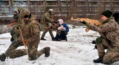 Guns lan bedhil mesin. Senjata outdated saka tentara Ukrainia minangka gaya