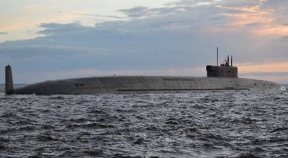 O submarino "príncipe Vladimir" conduziu disparos subaquáticos no mar Branco