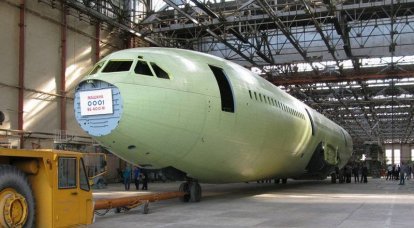 VASO는 새로운 Il-96-400M의 첫 번째 샘플의 슬립웨이 조립을 완료했습니다.