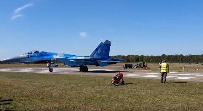 A video of a Su-27 Ukrainian Air Force fighter blown off aircraft is discussed online