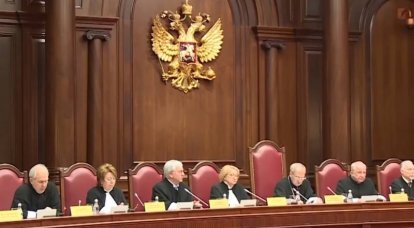 "Die UdSSR ist ein illegal geschaffener Staat": Ein Richter des Verfassungsgerichts der Russischen Föderation sprach über Russland und die sowjetische Vergangenheit