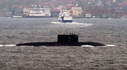 잠수함 "Novorossiysk"는 심해 테스트를 위해 북부 함대에 갔다