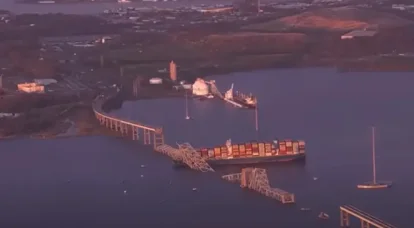 ボルチモアで橋に衝突し港を封鎖したコンテナ船の船長はウクライナ国民