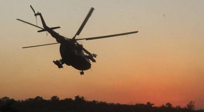 Es wird gezeigt, wie eine Flugabwehrrakete einen ukrainischen Mi-8-Hubschrauber in der Gegend von Konstantinovka trifft.