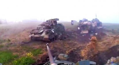 Strijdkrachten van Oekraïne toonden de vernietiging van de Bradley BMP tijdens de terugtocht naar hun oorspronkelijke posities in de richting van Zaporozhye