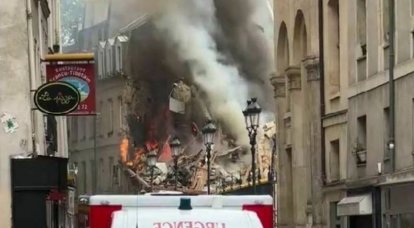 В Париже прогремел сильный взрыв, из-за которого обрушилось здание